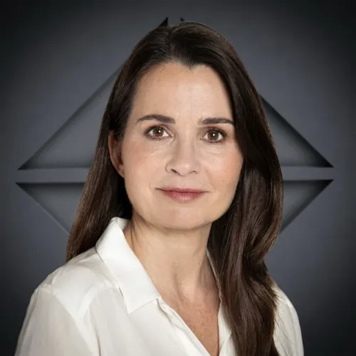 Dr. med. Jutta Henscheid, Specialist in lipoedema surgery & skin tightening