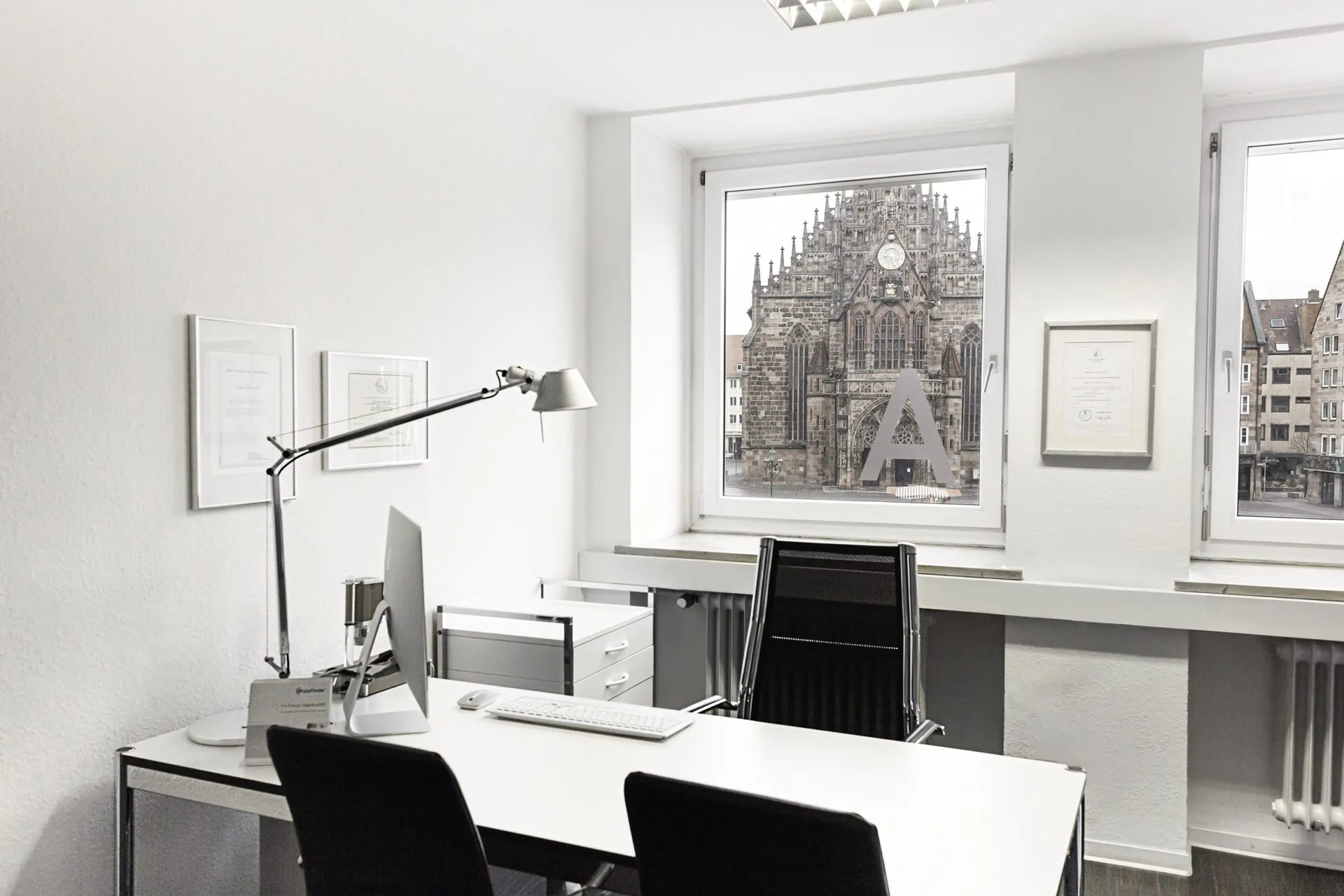 Consulting room in Nuremberg overlooking the Frauenkirche