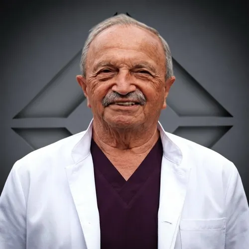 Prof. Dr. med. Deniz Uyak, Specialist in Internal Medicine and Emergency Medicine